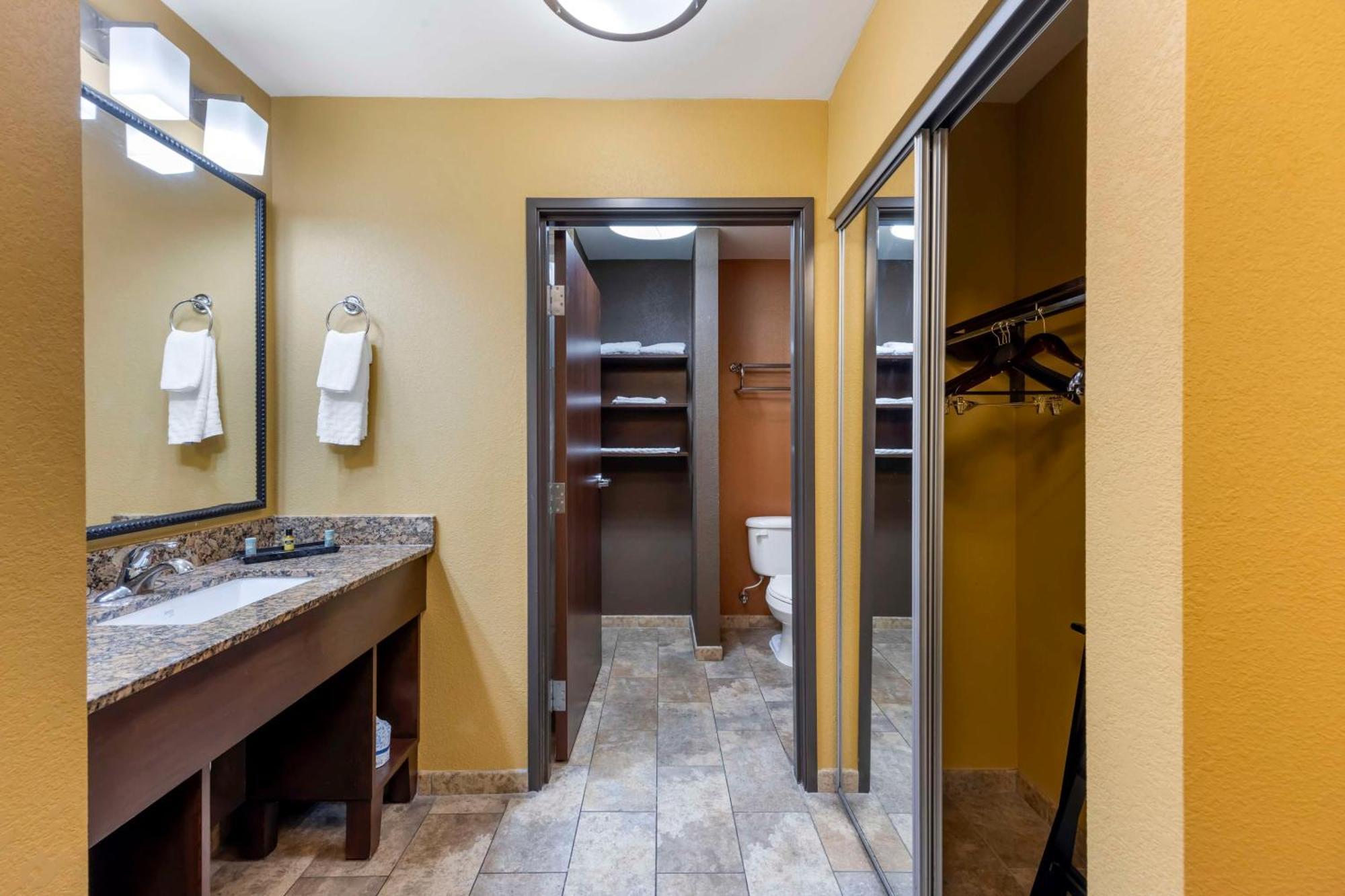 Best Western Plus Tupelo Inn & Suites Ngoại thất bức ảnh