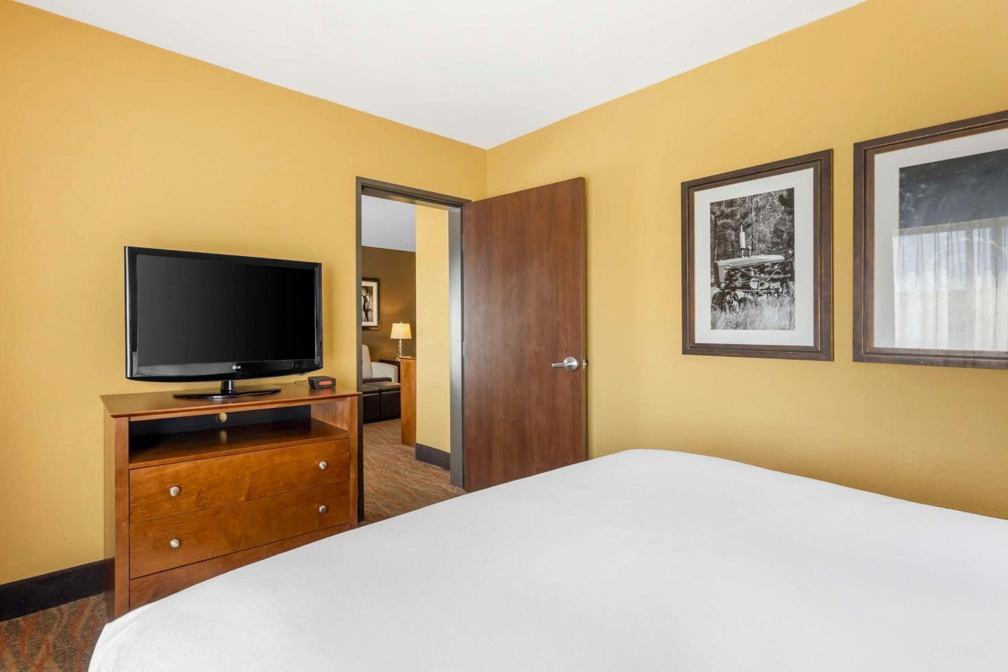 Best Western Plus Tupelo Inn & Suites Ngoại thất bức ảnh
