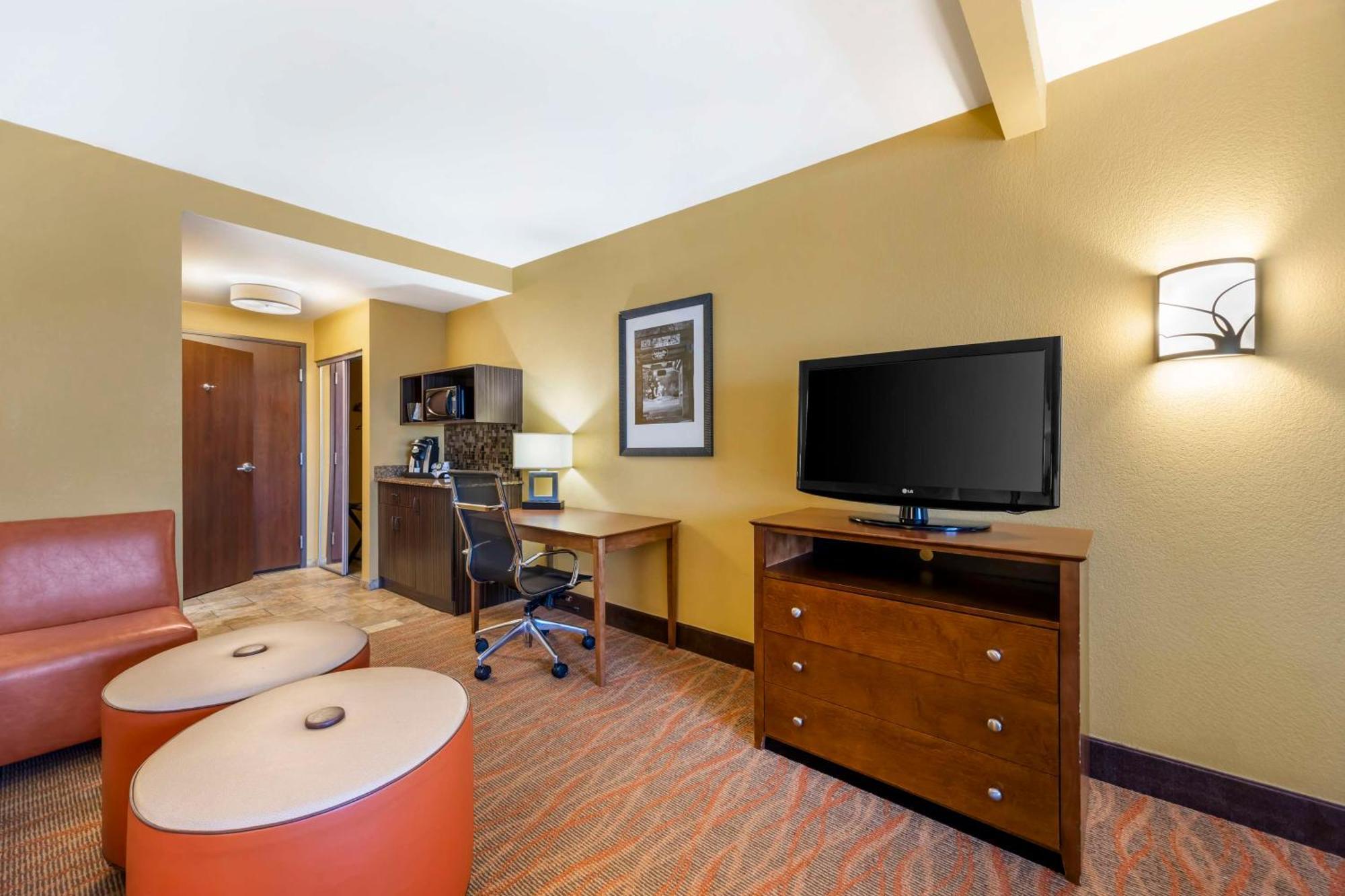 Best Western Plus Tupelo Inn & Suites Ngoại thất bức ảnh